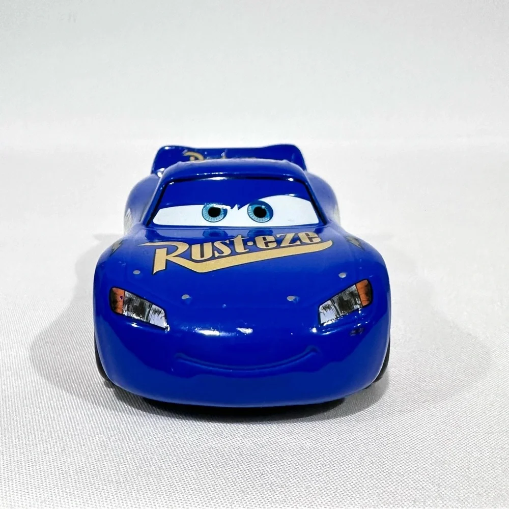 Disney Store Cars 1:43 Deluxe Fabulous Lightning McQueen Die-cast